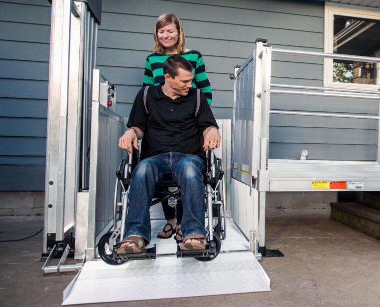 Oakland VPL electric vertical platform wheelchair lift