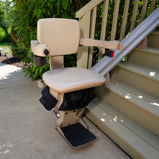 Oakland Stairlifts Harmar SL300 pinnacle